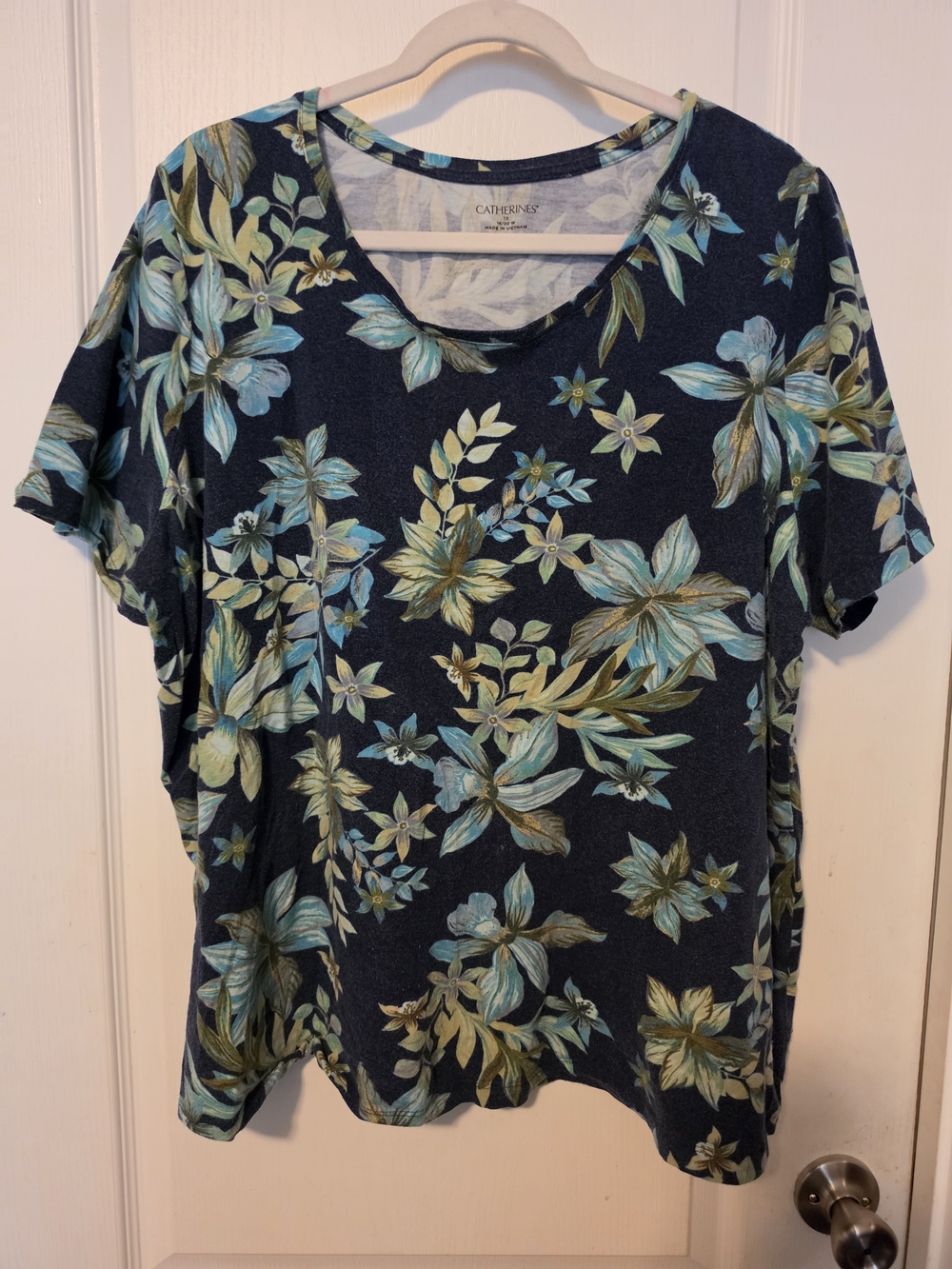 Catherines Navy Blue Floral Short Sleeve Tee